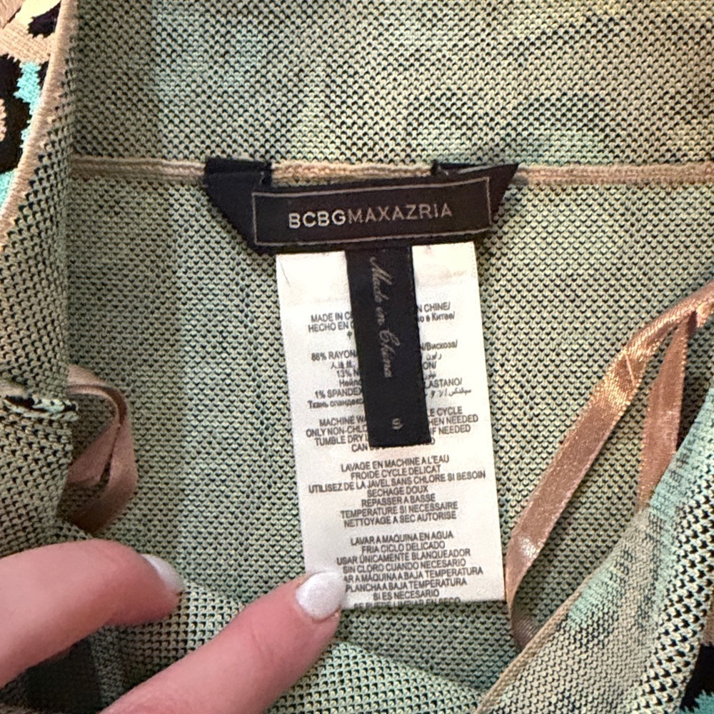 BCBGMaxAzria Textured Green and Gold Skirt - Picture 2 of 2
